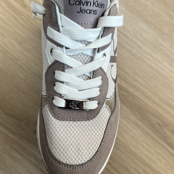 Calvin Klein Platform Plain Toe Round Toe Rubber Sole Lace-up sneakers  size 7 - Picture 9 of 10